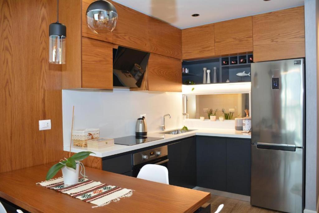 Central Comfy Apartment ティラナ エクステリア 写真